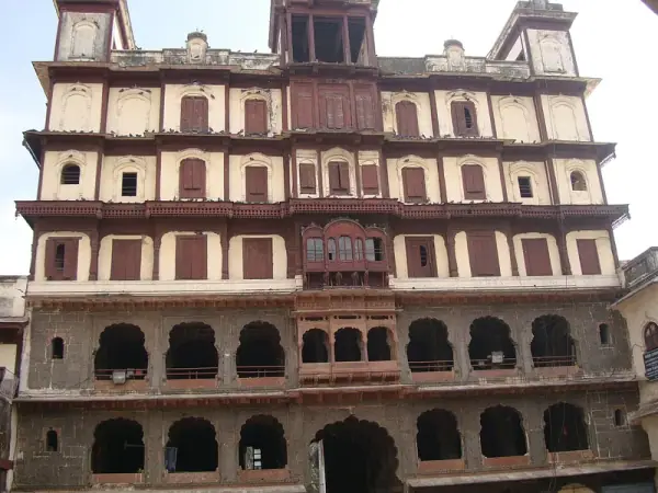 Exterior view of the Holkar (Rajwada) palace complex, Indore