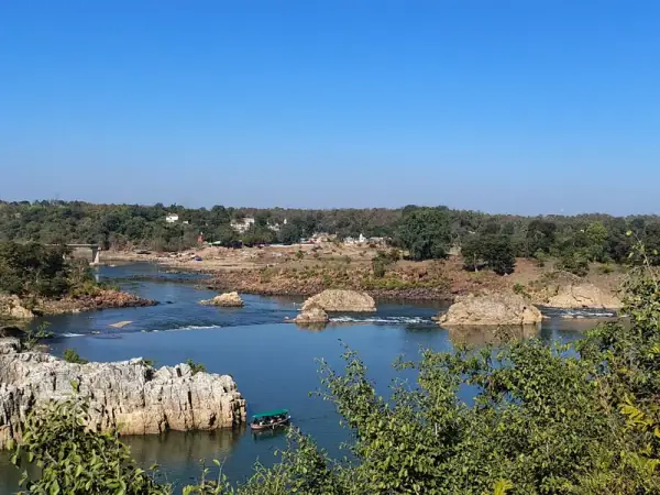 Marble Rocks gorge at Bhedaghat, Jabalpur, Jabalpur