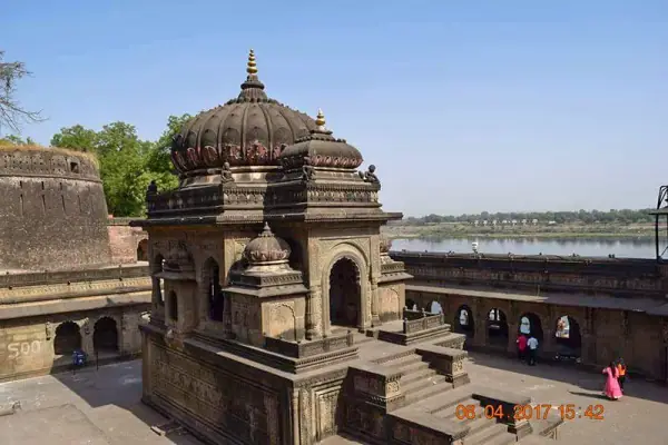 Maheshwar Fort and Ahilya Ghat on the Narmada, Khargone
