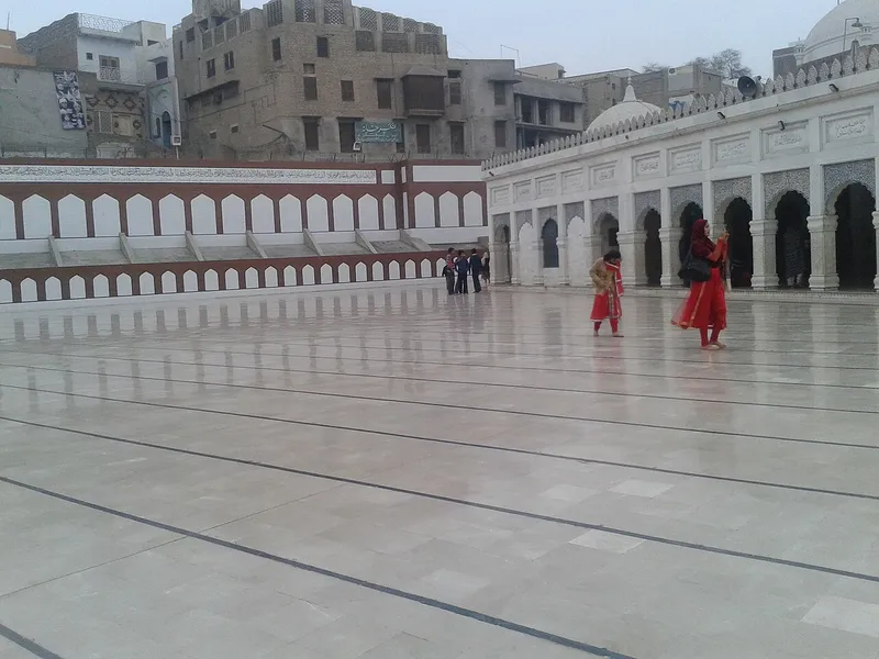 Baba Farid's Tomb, Nuh