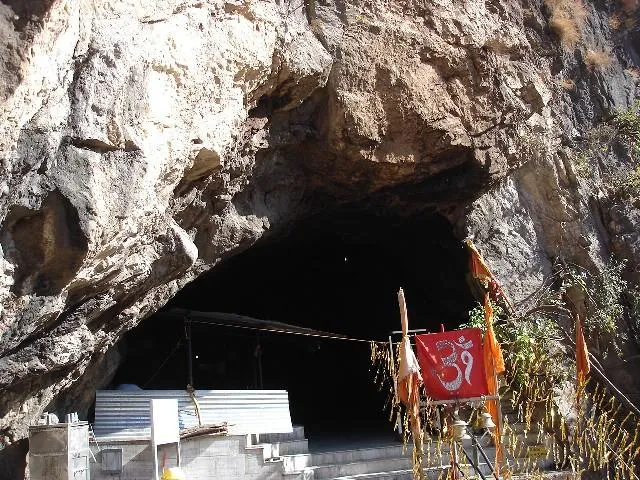 Shiv Khori Cave, Reasi