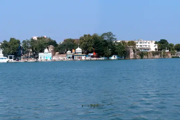 Lakha Banjara Lake and Sagar city skyline, Sagar