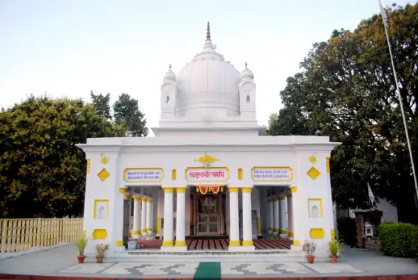 Sadguru Kabir Samadhi Sthali — Hindu memorial shrine at Maghar, Sant Kabir Nagar