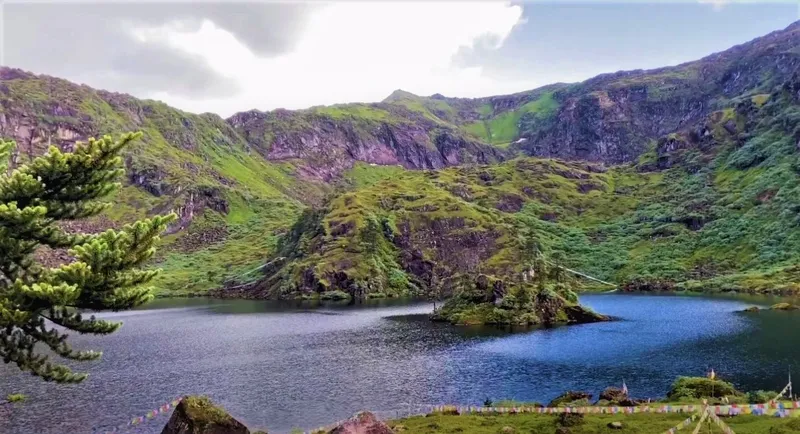 Tsitapuri Lake, Siang