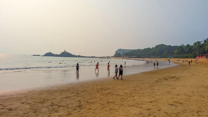 Om Beach, Uttara Kannada