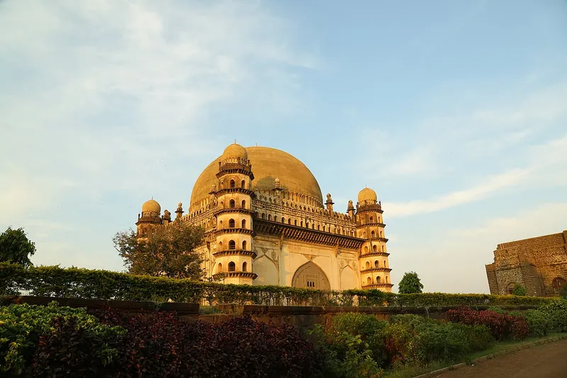 Gol Gumbaz, Vijayapura
